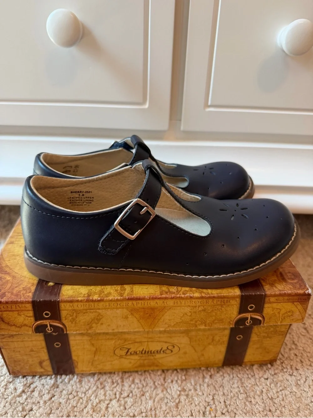 New Footmates girls Sherry t strap Mary Jane shoes size 1 navy blue